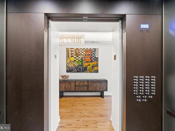 1781 N Pierce Street 1201, Arlington VA 22209