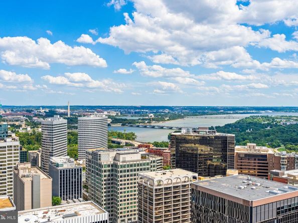 1781 N Pierce Street 1201, Arlington VA 22209