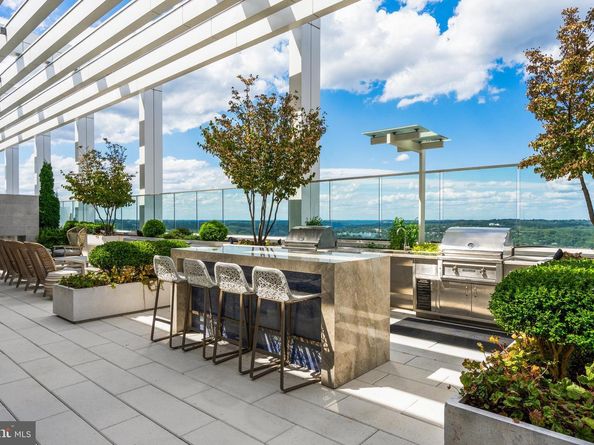 1781 N Pierce Street 1201, Arlington VA 22209