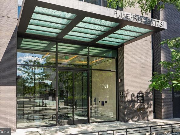 1781 N Pierce Street 1201, Arlington VA 22209