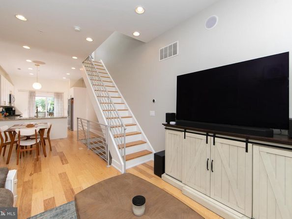 419 Emily Street, Philadelphia PA 19148