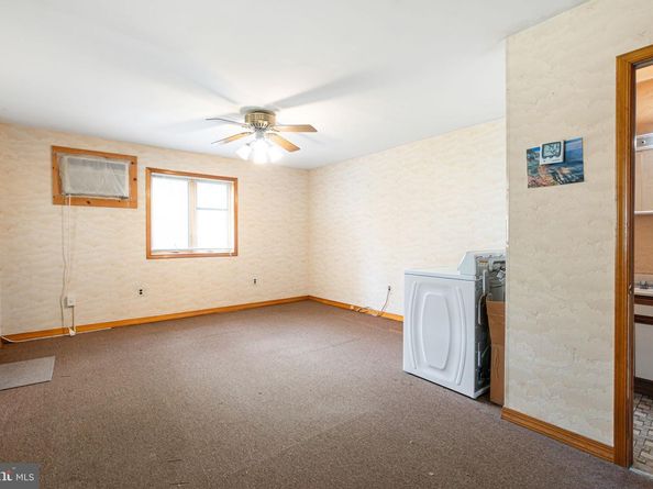 6948 Hegerman Street, Philadelphia PA 19135