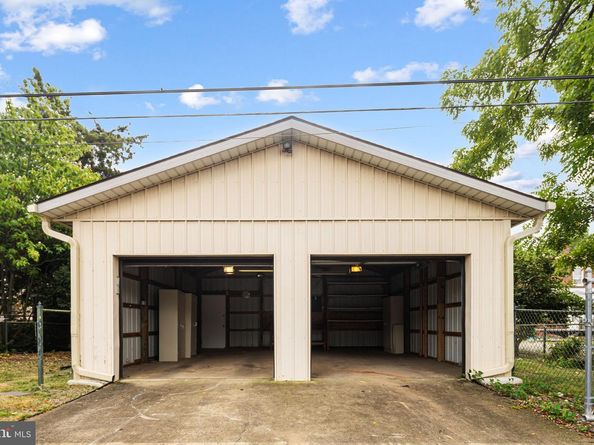 6948 Hegerman Street, Philadelphia PA 19135