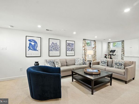 1610 N Danville Street, Arlington VA 22201