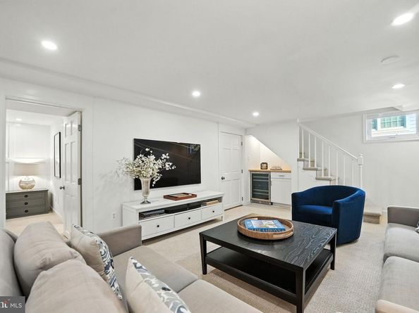 1610 N Danville Street, Arlington VA 22201