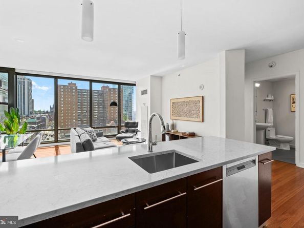 2101 Market Street 706, Philadelphia PA 19103