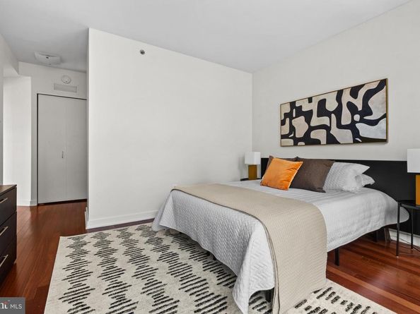 2101 Market Street 706, Philadelphia PA 19103