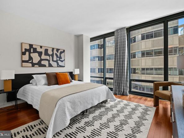 2101 Market Street 706, Philadelphia PA 19103