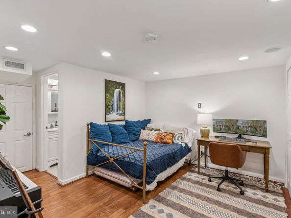 1740 Price Street, Alexandria VA 22301