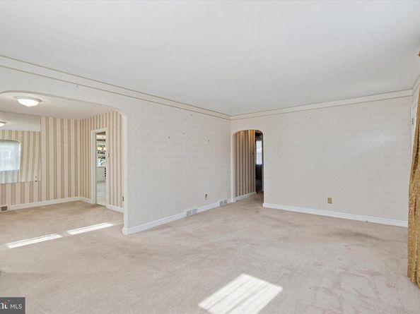 132 S Sproul Road, Broomall PA 19008