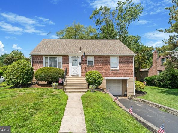 132 S Sproul Road, Broomall PA 19008