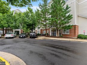 12925 Centre Park Circle 311, Herndon VA 20171