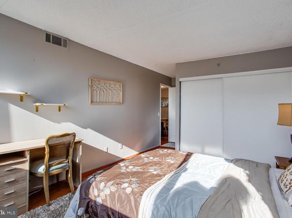 5911 Edsall Road 206, Alexandria VA 22304
