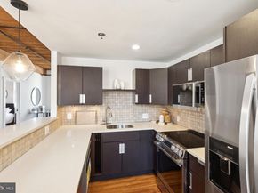 205 Cuthbert Street 301, Philadelphia PA 19106
