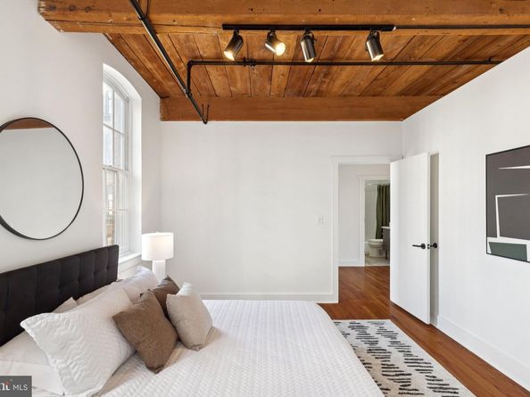 205 Cuthbert Street 301, Philadelphia PA 19106