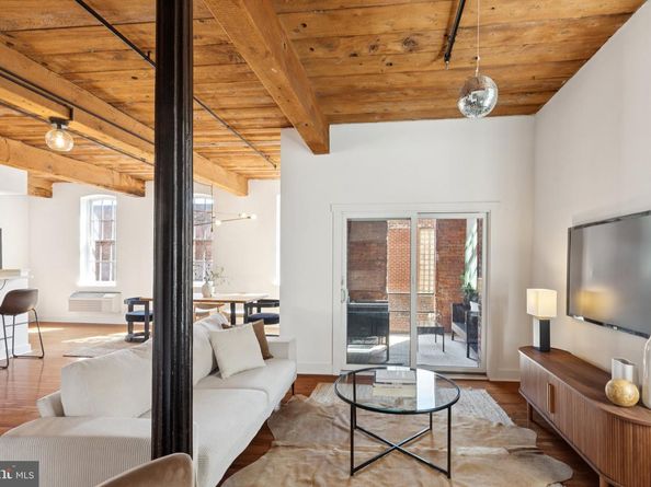 205 Cuthbert Street 301, Philadelphia PA 19106