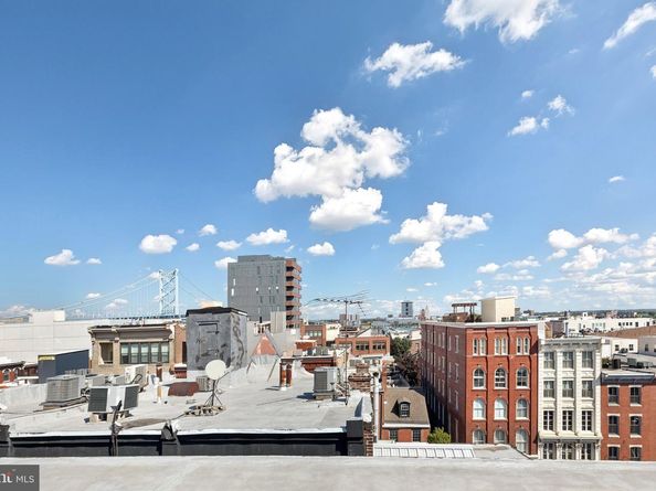 205 Cuthbert Street 301, Philadelphia PA 19106