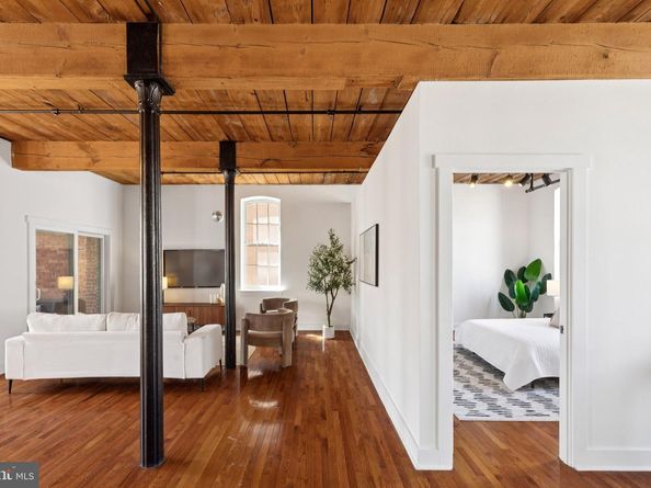 205 Cuthbert Street 301, Philadelphia PA 19106