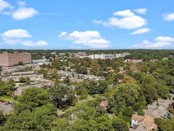632 Meetinghouse Road, Elkins Park PA 19027