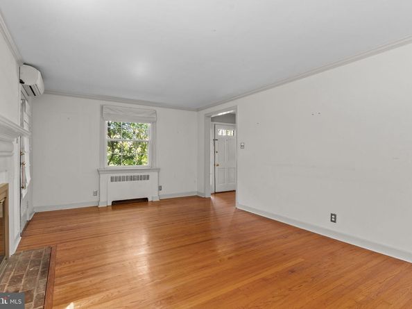 632 Meetinghouse Road, Elkins Park PA 19027