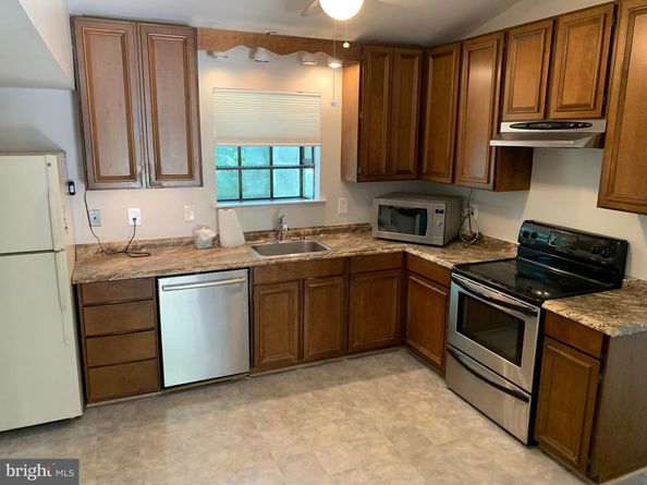 1415 Bayshire Lane, Herndon VA 20170