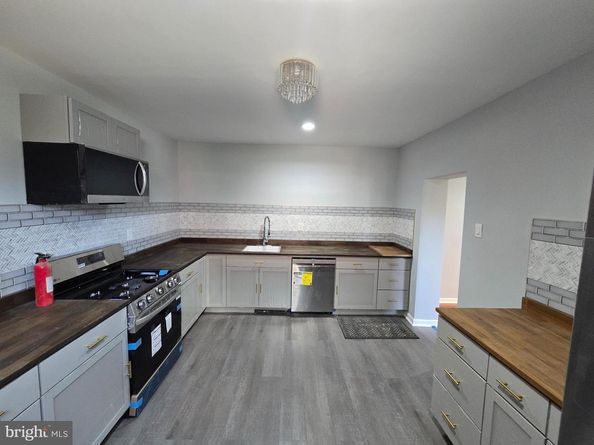 1513 S 10TH Street, Philadelphia PA 19147