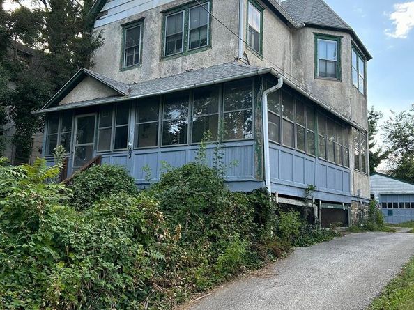 63 W Greenwood Avenue W, Lansdowne PA 19050