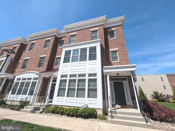 3300 Pietro Way