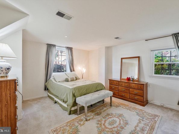 5120 20TH Street N, Arlington VA 22207