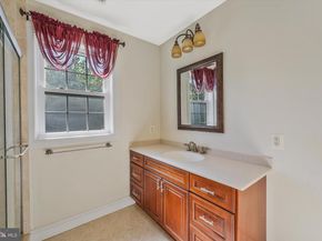 5120 20TH Street N, Arlington VA 22207