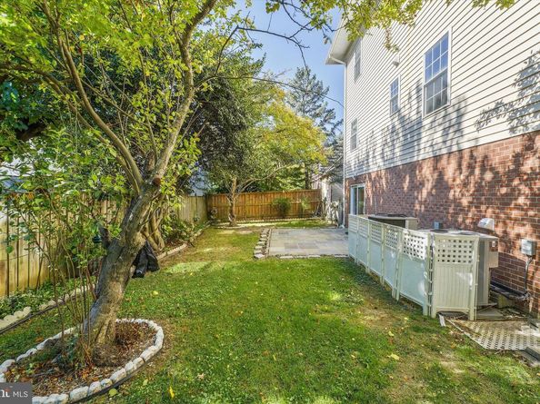 5120 20TH Street N, Arlington VA 22207