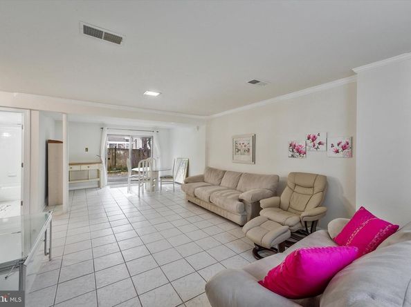 5120 20TH Street N, Arlington VA 22207