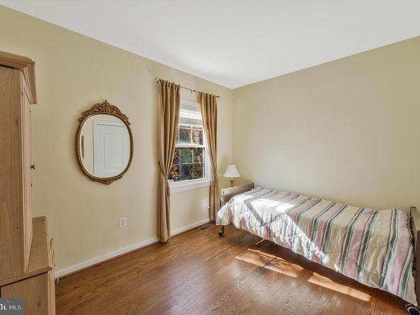 5120 20TH Street N, Arlington VA 22207