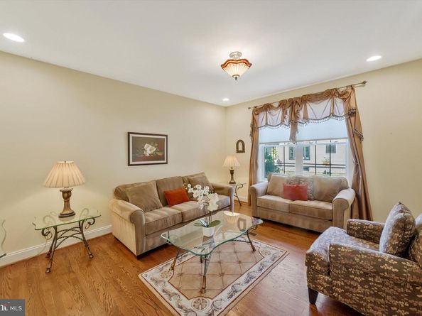 5120 20TH Street N, Arlington VA 22207