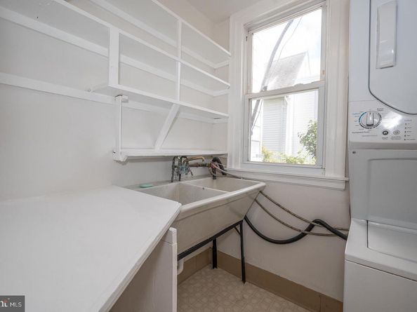 212 Henley Road, Wynnewood PA 19096