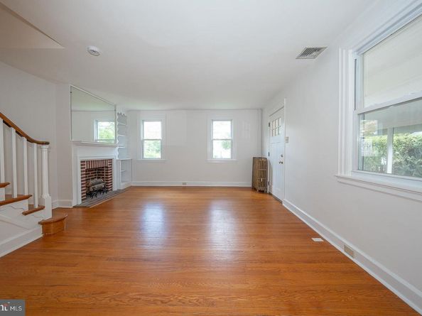 212 Henley Road, Wynnewood PA 19096