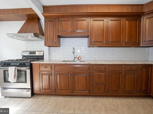 212 Henley Road, Wynnewood PA 19096
