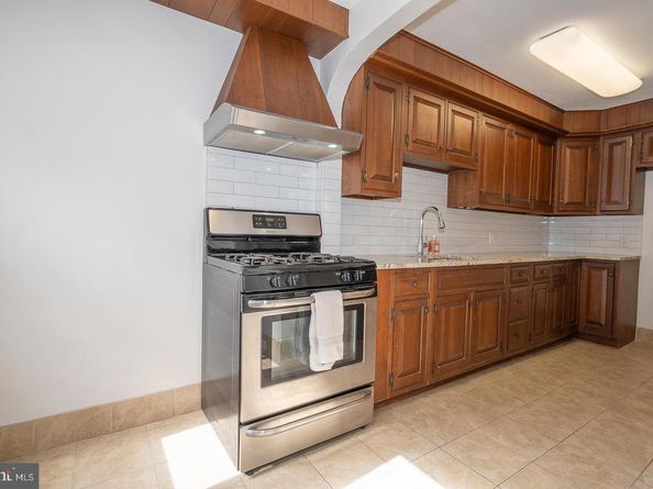 212 Henley Road, Wynnewood PA 19096