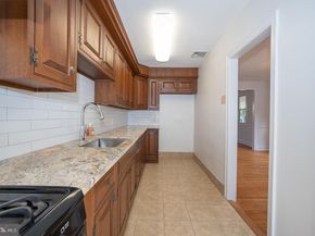 212 Henley Road, Wynnewood PA 19096