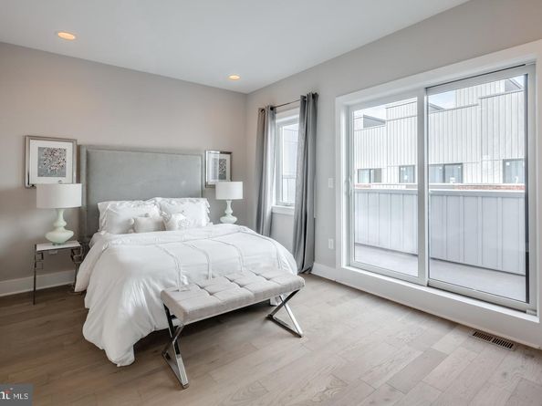 520 Fairmount Avenue, Philadelphia PA 19123