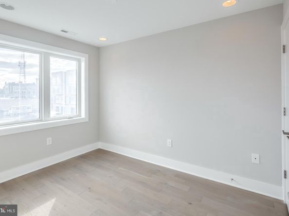 520 Fairmount Avenue, Philadelphia PA 19123
