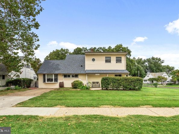 131 Everturn Lane, Levittown PA 19054