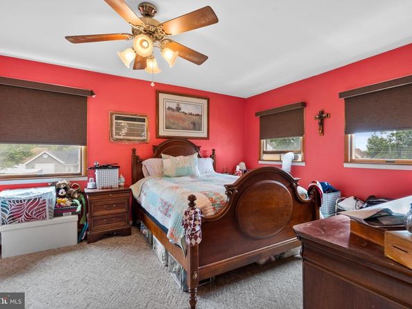 131 Everturn Lane, Levittown PA 19054