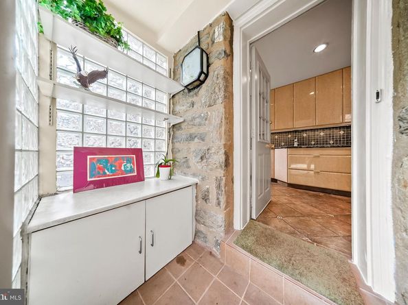 632 Foxcroft Road, Elkins Park PA 19027