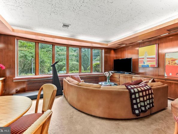 632 Foxcroft Road, Elkins Park PA 19027