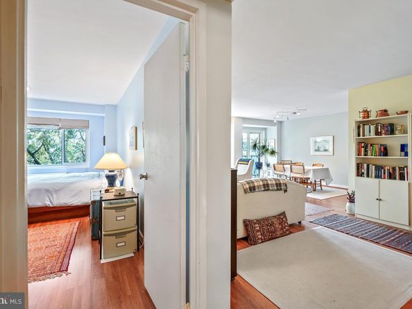 4201 Cathedral Avenue NW 913W, Washington DC 20016