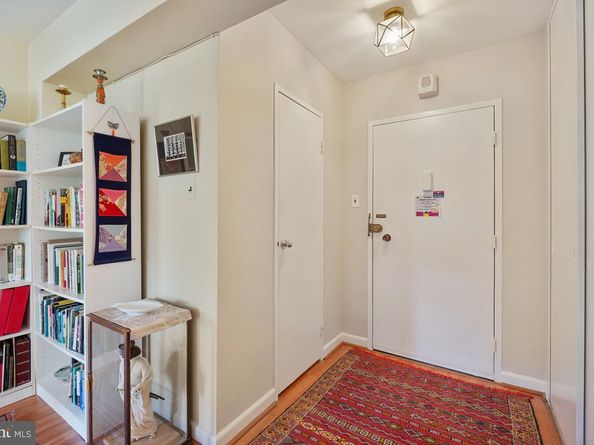 4201 Cathedral Avenue NW 913W, Washington DC 20016