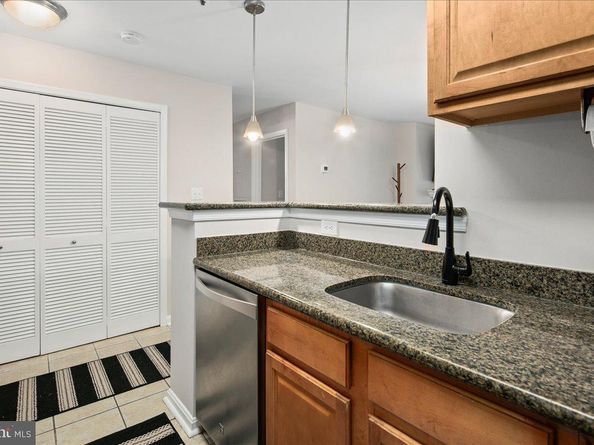 3178 Summit Square Drive 3C11, Oakton VA 22124