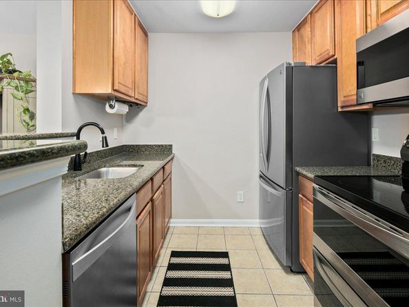 3178 Summit Square Drive 3C11, Oakton VA 22124