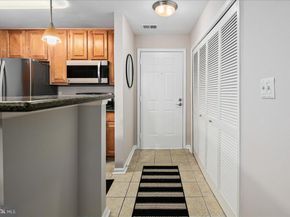 3178 Summit Square Drive 3C11, Oakton VA 22124